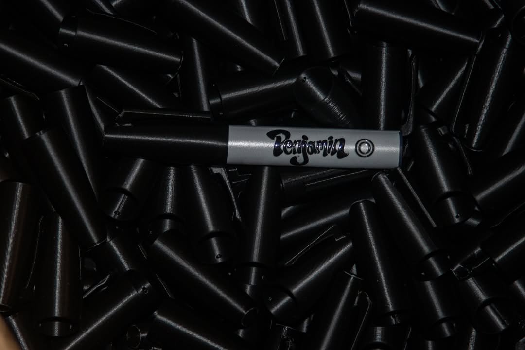 Penjamin Live Rosin Disposable Vape 0.5G – Donny Burger Flavor (90u–120u Premium Extract) Penjamin Live Rosin Disposable Vape 0.5G – Donny Burger Flavor (90u–120u Premium Extract)